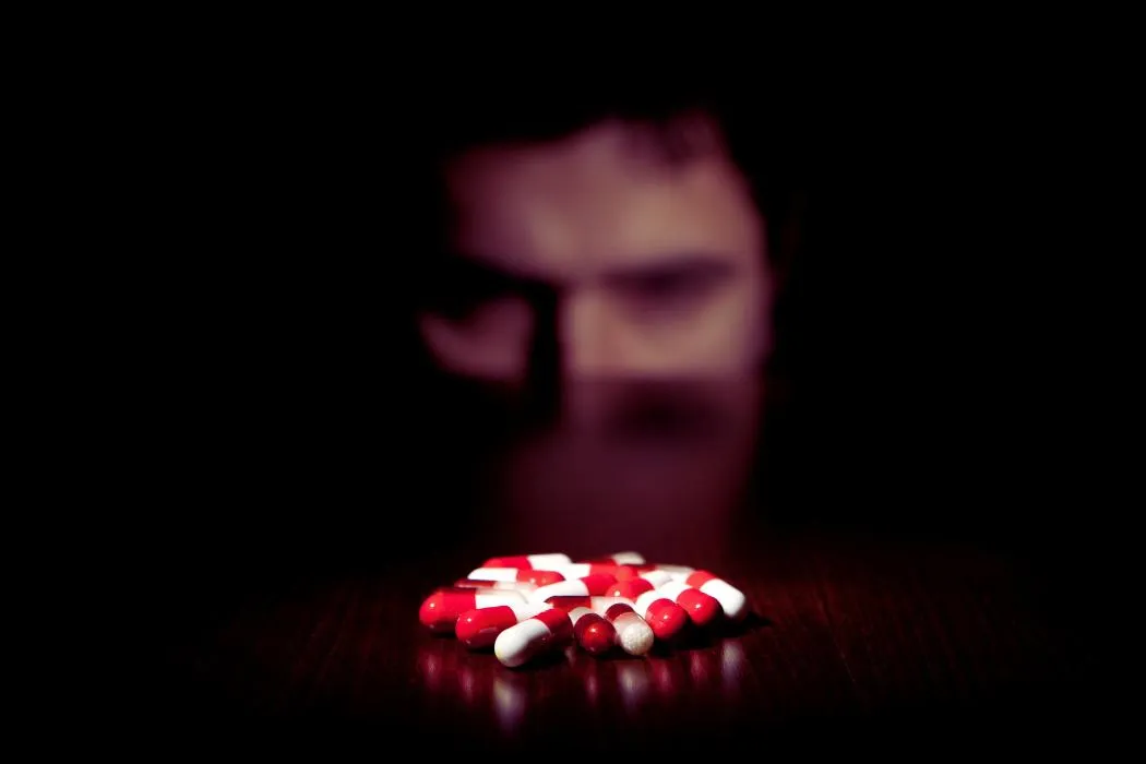 Схематическое изображение влияния наркотиков на нейромедиаторы мозга